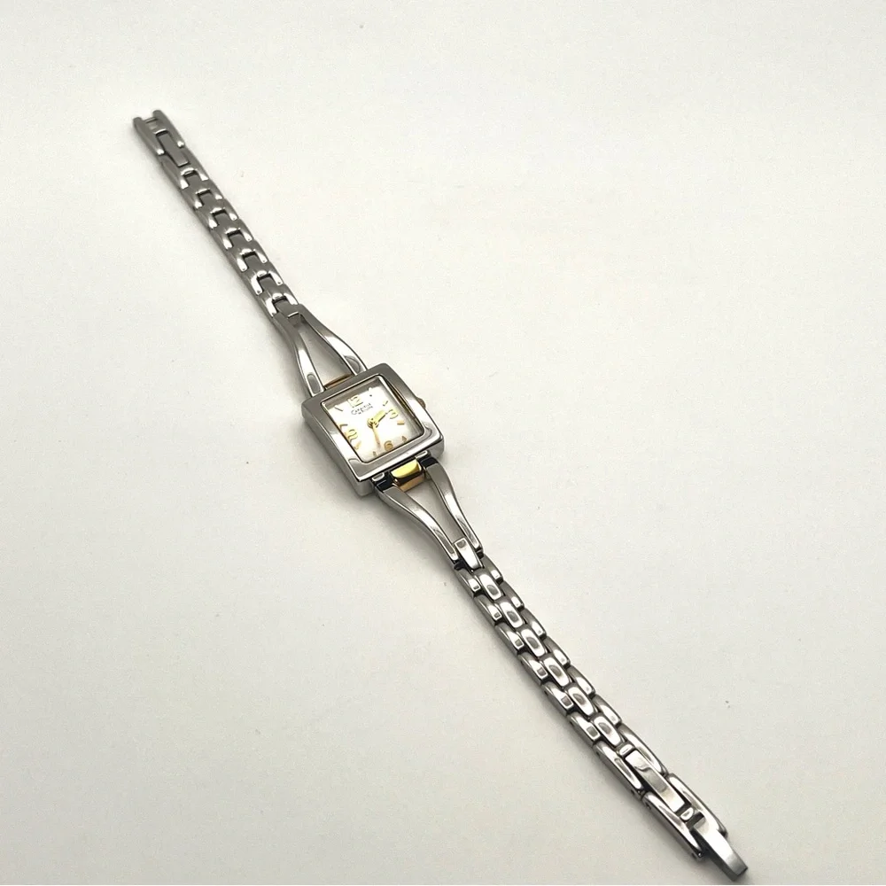 Caravelle by Bulova Womens Watch Two-Tone 6.75" New Battery - Picture 5 of 13